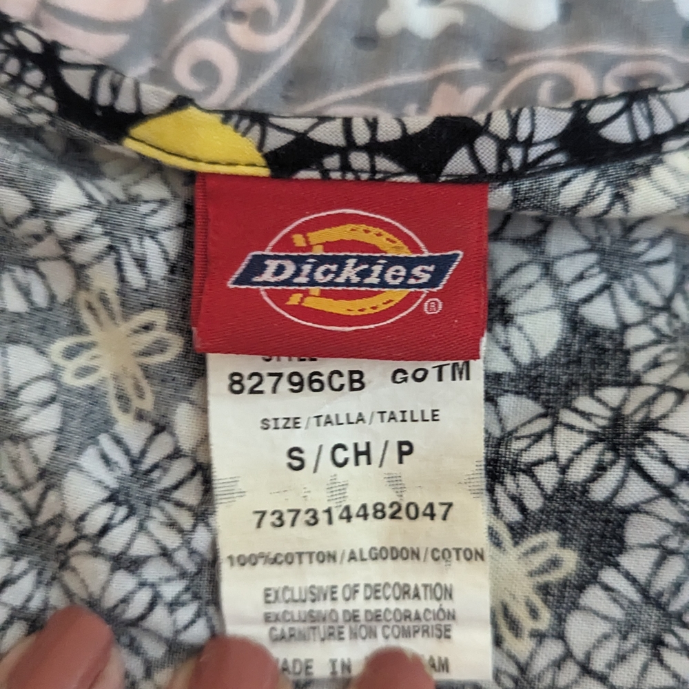 Scrub Patterned Tops/ Bundle - Picture 7 of 12